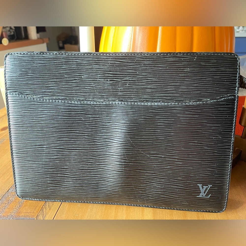 Louis Vuitton Epi Black Clutch/Pochette